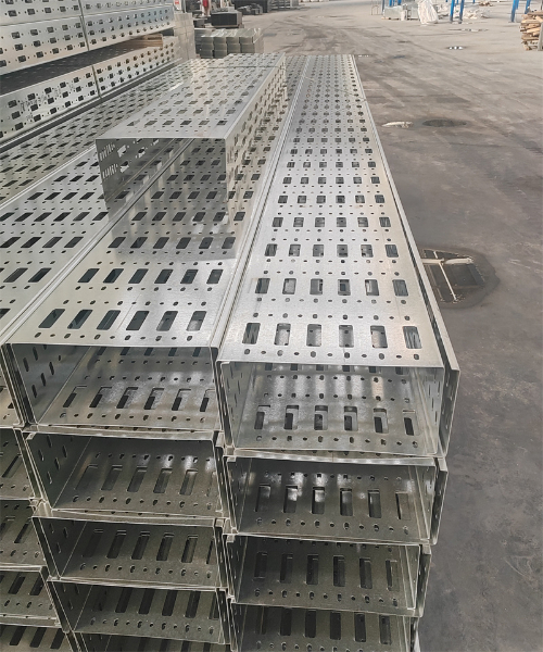 托盘式电缆桥架