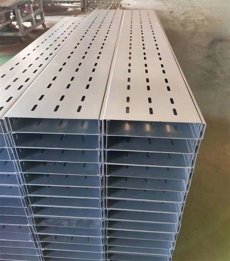 托盘式电缆桥架