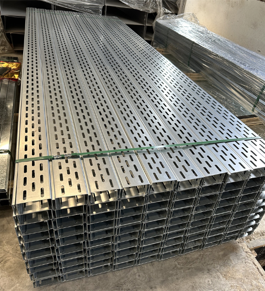 托盘式电缆桥架