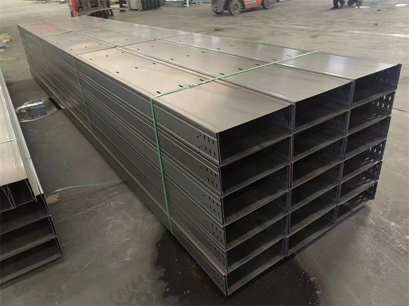 托盘式电缆桥架